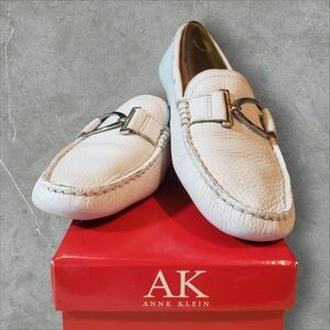 Elegant And Soft Anne Klein White flats